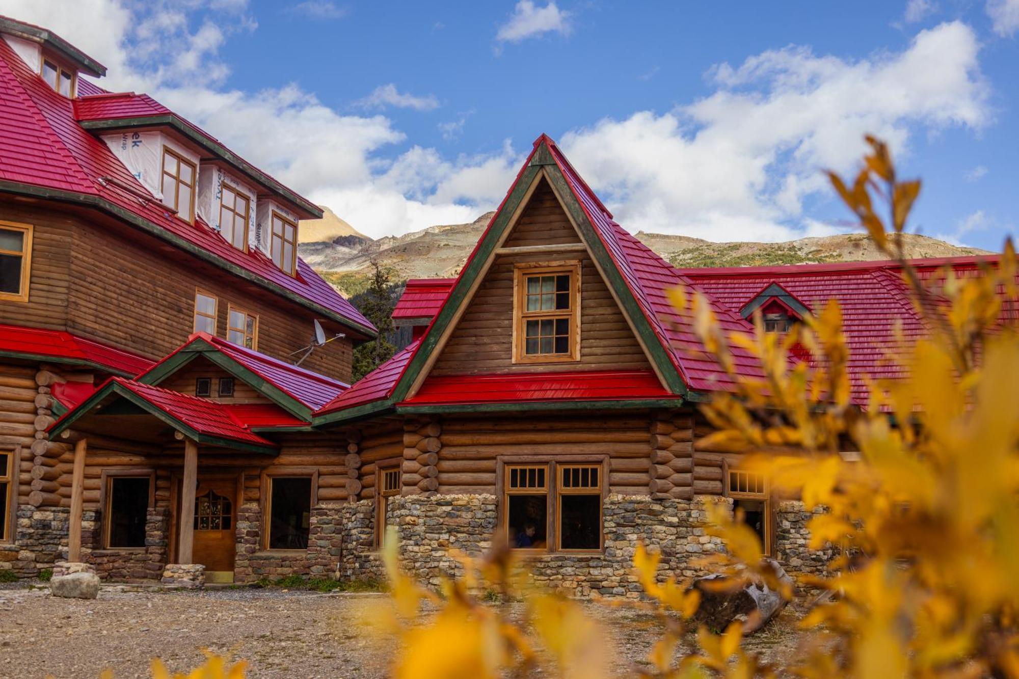 The Lodge At Bow Lake Lake Louise Exterior photo