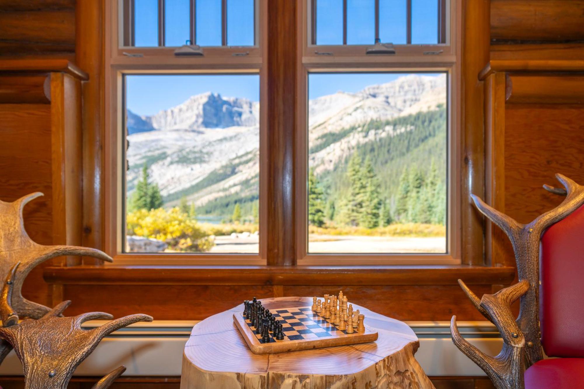 The Lodge At Bow Lake Lake Louise Exterior photo